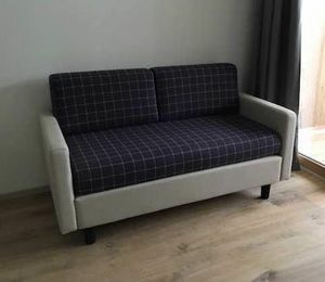 Art. 12356 Sof� cama individual en piel sint�tica., Sof� cama individual, con estructura de madera.