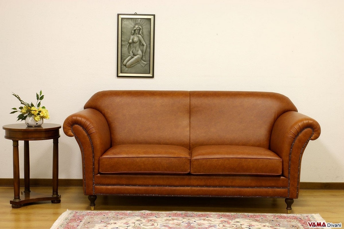 Sofá de estilo inglés de lujo inspirado en el diseño de los años 50. |  IDFdesign