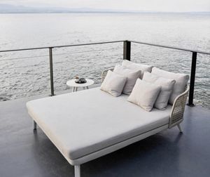 Emma daybed, Daybed al aire libre