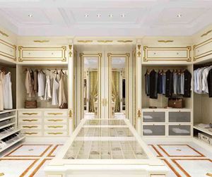 Cabina de armario, Clsico armario de lujo walk-in con acabado en pan de oro
