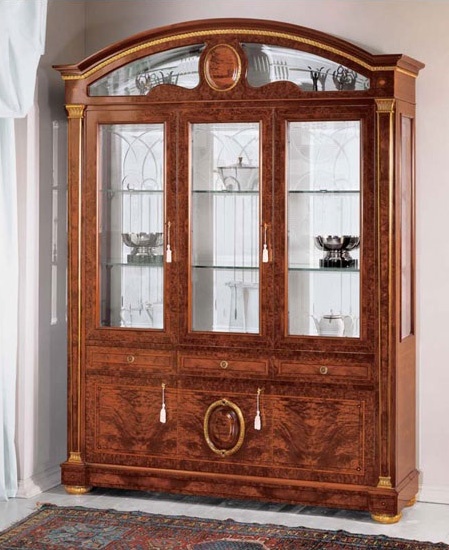 IMPERO / Display cabinet with 3 doors B, Vitrina de fresno con puertas de cristal, de estilo clásico
