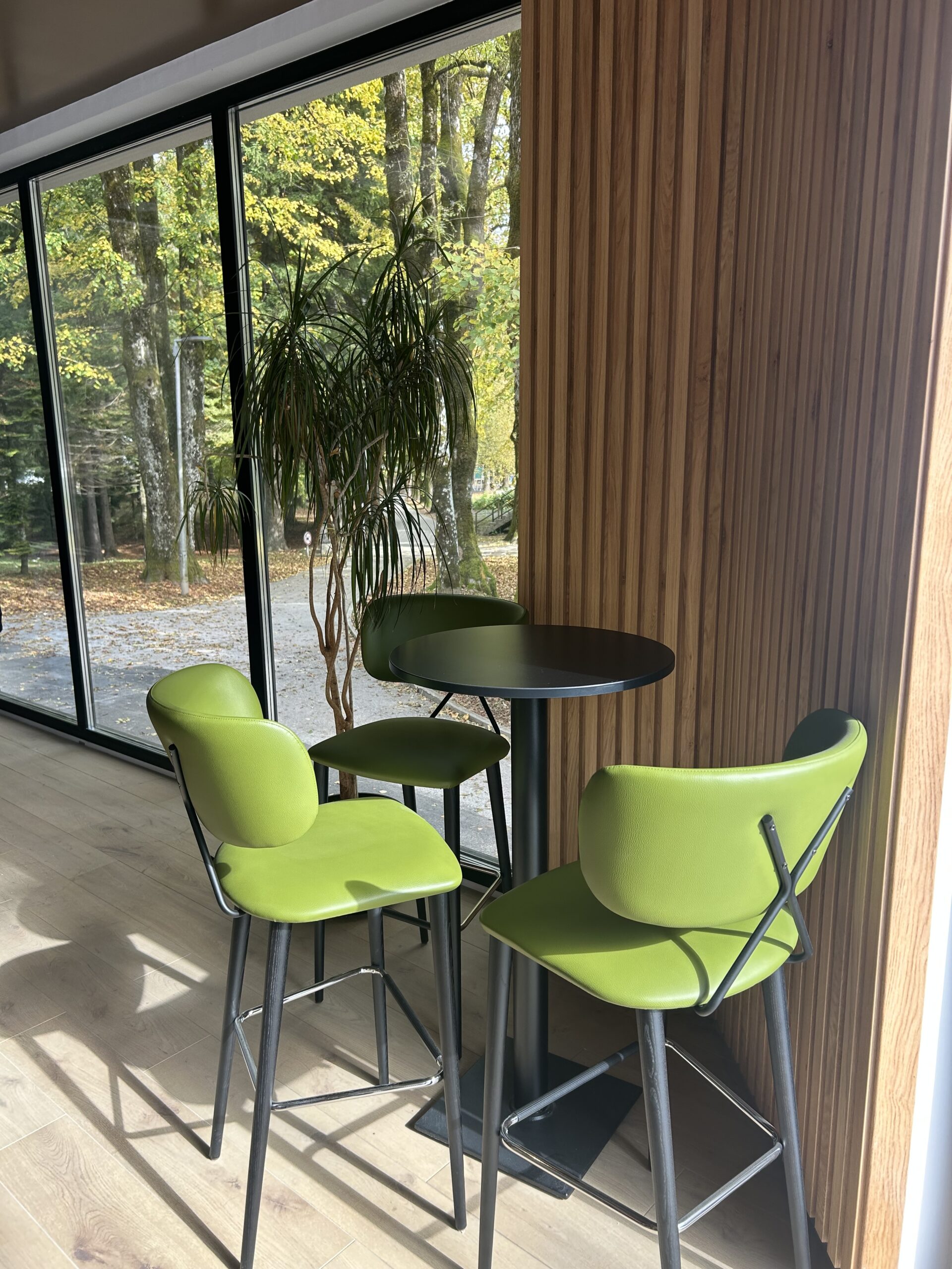 Silla y taburete Ela, Hotel Kraljevica � Croacia