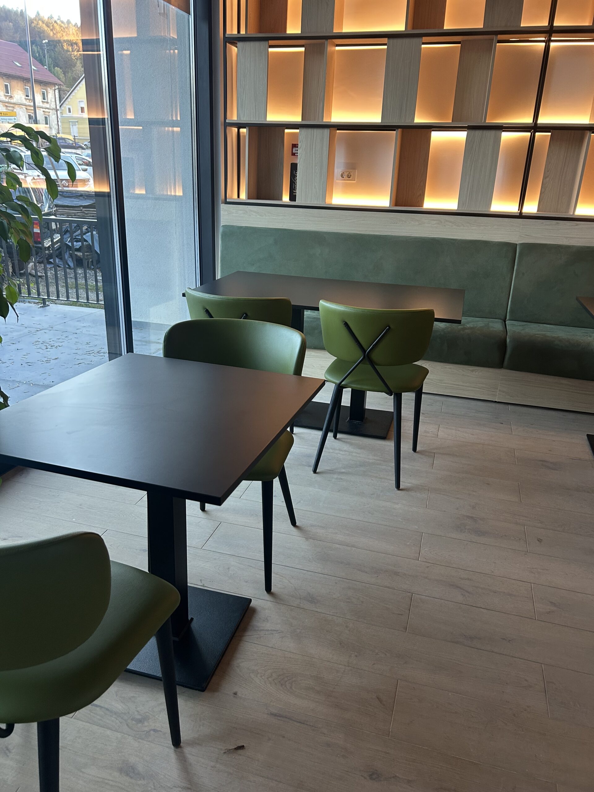 Silla y taburete Ela, Hotel Kraljevica � Croacia