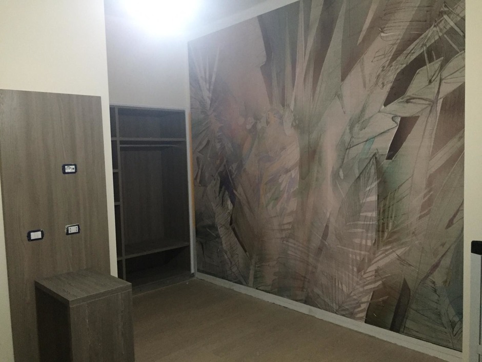Muebles para habitaciones de hotel en Bolonia, Italia