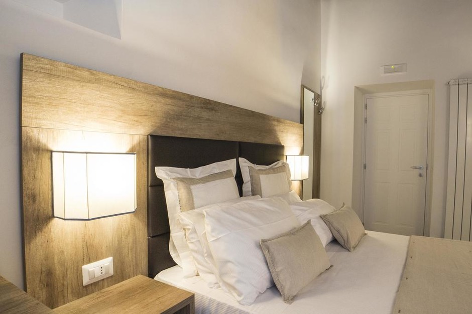 Muebles para habitaciones de hotel en N�poles, Italia