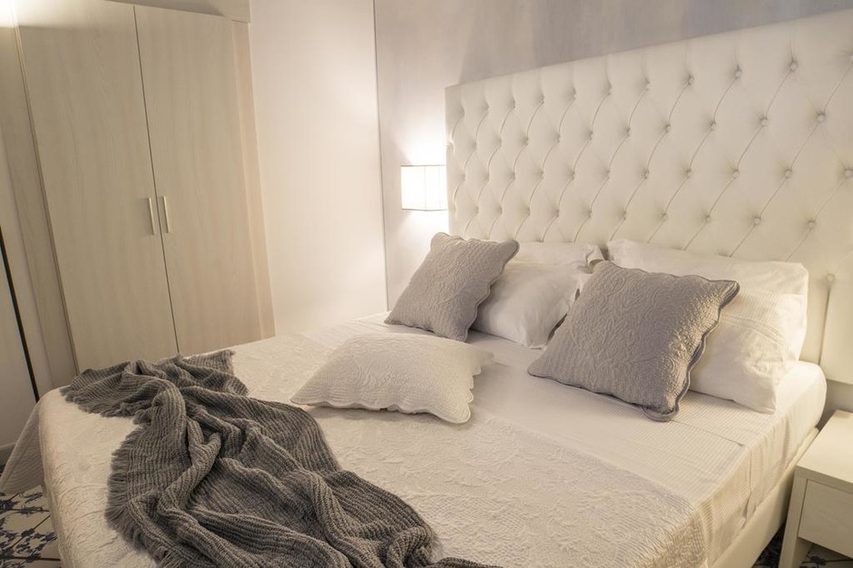 Muebles para habitaciones de hotel en N�poles, Italia