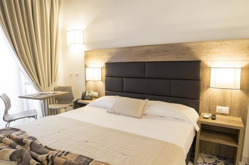 Mobiliario de hotel en N�poles, Italia