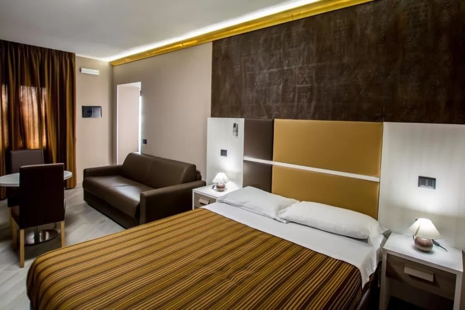 Muebles para habitaciones de hotel en Potenza, Italia